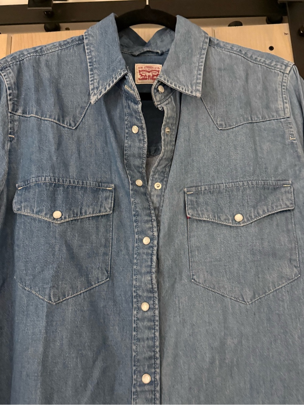 NWT Levi's Two Tone Denim Western Shirt - Picture 2 of 5